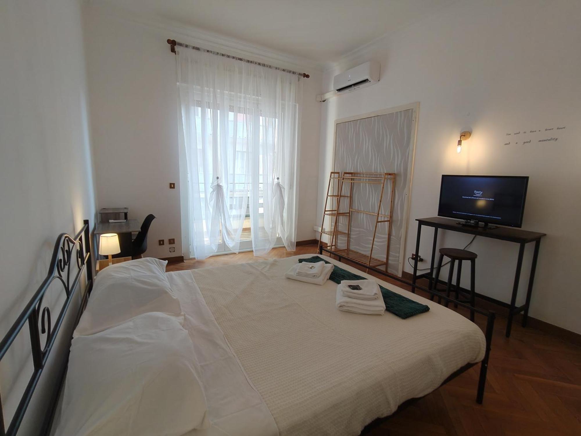 Dock Bay Lodge Hostello Trieste Exterior photo